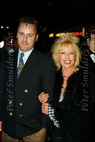 Rotterdam 22 juni 2002
Feest van Gordon bij discotheek Hollywood
Bonnie st Claire met vriend