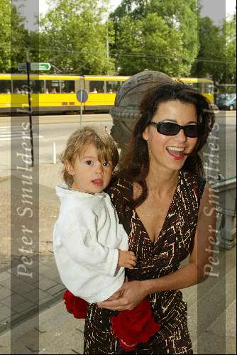 Amsterdam 8 juni 2002
Caroline de Bruijn met zoontje