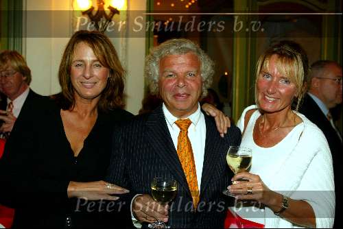 Den Haag 3 juni 2002
Haringparty bij hotel des Indes.
Eddy de Kroes en Helen Hissink
