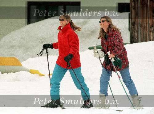 Lech, 25 april 1998
Emily Bremers op wintersport (links) met een vriendin