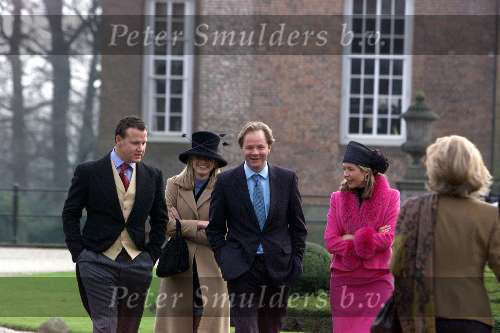de Geest 10 februari 2001
Trouwen Hugo en Marleen Loudon op kasteel Middachten.
Emily Bremers en haar vriend(links) Roderik van Wijck