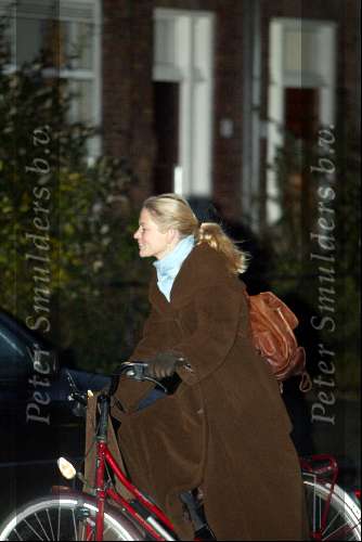 Den Haag 18 januari 2002
Emily Bremers op de fiets
