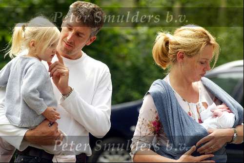 Hilversum 8 juni 2002
Esther Duller met baby en man en dochter