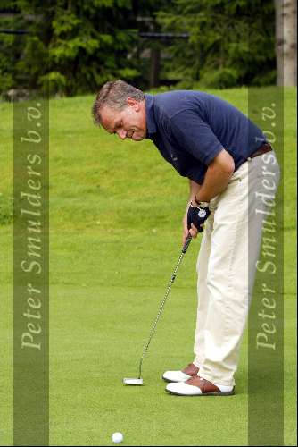 Eemnes 22 juni 2002
Golfen voor het ronald Mc Donald kinderhuis
op de Goyen Golf en country club.
Frank Wisse