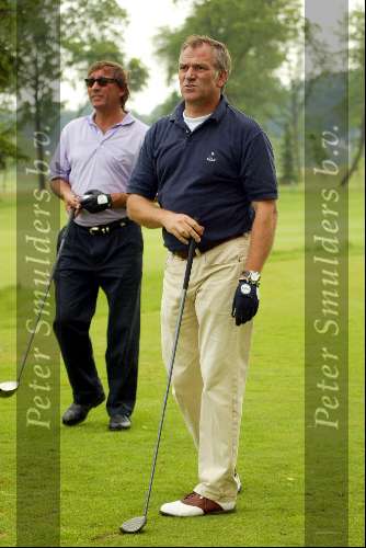 Eemnes 22 juni 2002
Golfen voor het ronald Mc Donald kinderhuis
op de Goyen Golf en country club.
Frank Wisse en Theo Dietz,