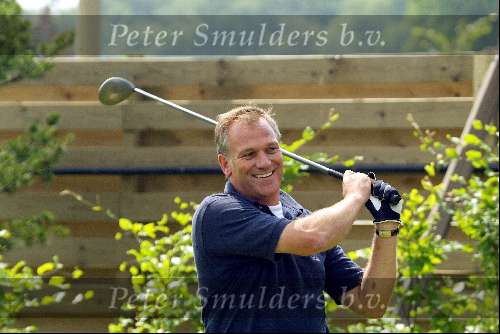 Eemnes 22 juni 2002
Golfen voor het ronald Mc Donald kinderhuis
op de Goyen Golf en country club.
Frank Wisse