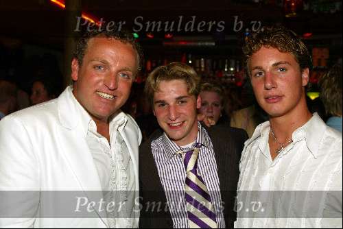 Rotterdam 22 juni 2002
Feest van Gordon bij discotheek Hollywood
Gordon Adriaan en Christijan Albers