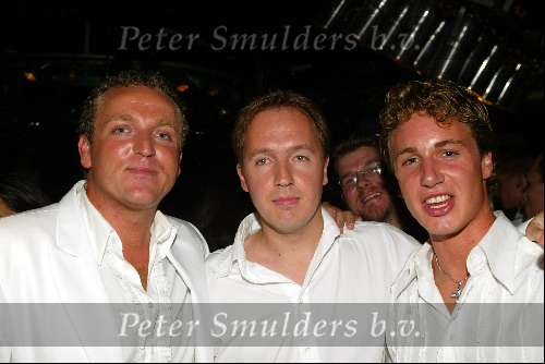 Rotterdam 22 juni 2002
Feest van Gordon bij discotheek Hollywood
Gordon en Edwin Evers