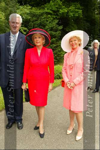 Breukelen 11 juni 2002
Haringparty Neijenrode
Martin Schroder met vrouw en Hank Heyn