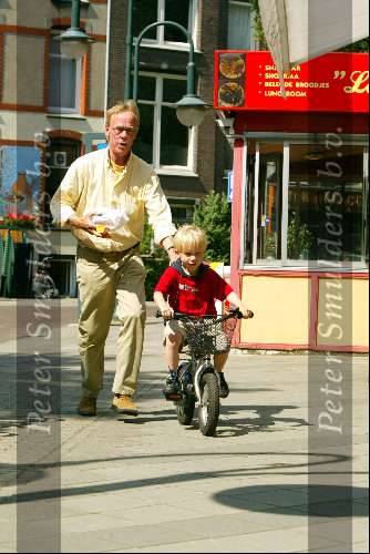 Amsterdam 25 juni 2002
Jack Spijkerman met zijn fietsende zoontje