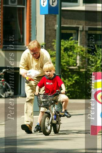 Amsterdam 25 juni 2002
Jack Spijkerman met zijn fietsende zoontje
