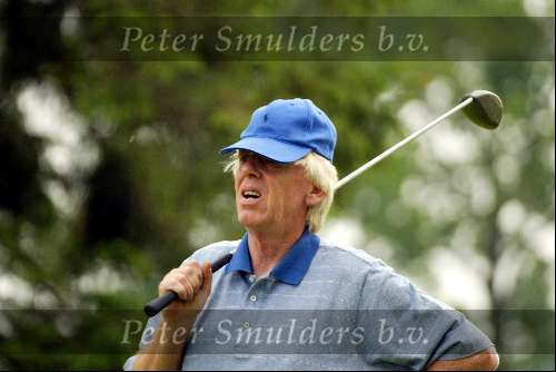 Eemnes 22 juni 2002
Golfen voor het ronald Mc Donald kinderhuis
op de Goyen Golf en country club.
Leo Beenhakker