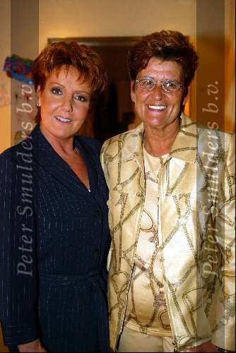 Scheveningen 24 juni 2002
Marianne Weber 10 jaar artiest..
Marianne en Rita