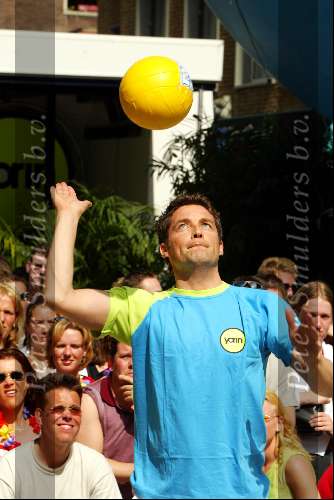 Rotterdam 2 juni 2002
Beachvolleybal tournoor van THE BAR
Mathias Scholten