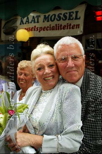 Rotterdam 30 juni 2002
Corry v Gorp 60 jaar surpriseparty
Corry met  Paul v Gorcum