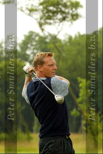 Eemnes 22 juni 2002
Golfen voor het ronald Mc Donald kinderhuis
op de Goyen Golf en country club.
Peter v Vossen