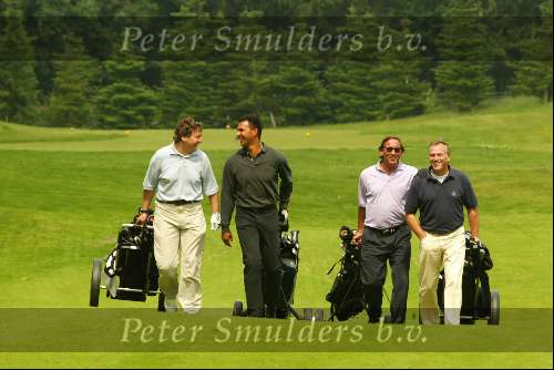 Eemnes 22 juni 2002
Golfen voor het ronald Mc Donald kinderhuis
op de Goyen Golf en country club.
Rene Froger, Frank Wisse Theo Dietz,
Jack v Gelder