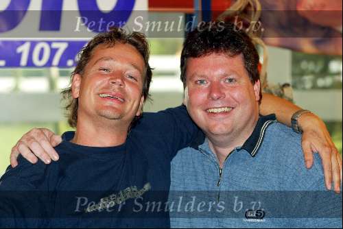 Rosmalen 22 juni 2002
Radio 8 FM uit Den bosch
links Richard rijken  en rechts Ronnie v Brabant