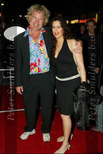 Rotterdam 22 juni 2002
Feest van Gordon bij discotheek Hollywood
Ruud BB met vriendin