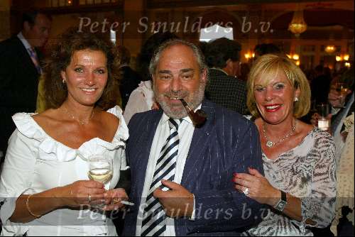 Den Haag 3 juni 2002
Haringparty bij hotel des Indes.
Sjaak Snoek met vrouw (r)