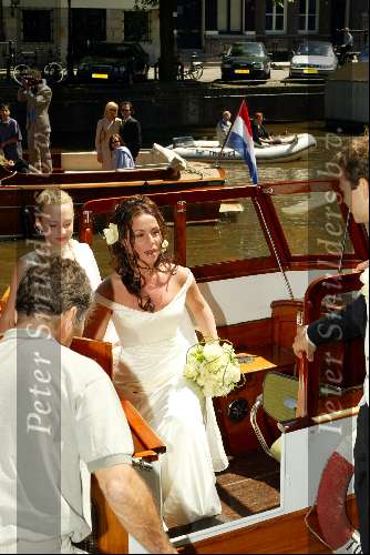 Amsterdam 1 juni 2002
Trijntje Oosterhuis trouwen met Sander v Eeden.