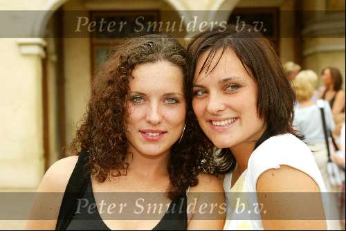 Kaatsheuvel 22 juni 2003
Opening nieuwe show efteling
Aukje v ginneken met zus