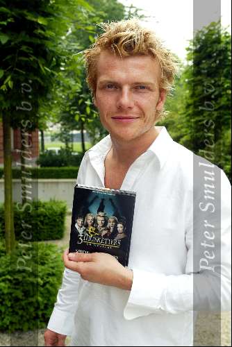 Amsterdam 2 juni 2003
presentatie dvd 3 musketiers
bastiaan ragas