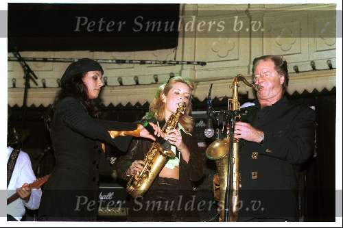 Amsterdam 1996
Optreden Candy Dulfer met haar vader Hans Dulfer en Trijntje Oosterhuis