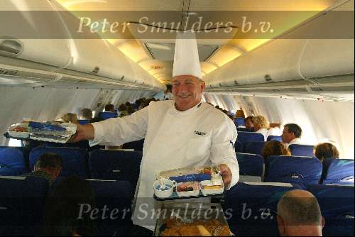 Marbella 13 juni 2003
Princess in marbella
Cas Spijkers in vliegtuig met eigen catering