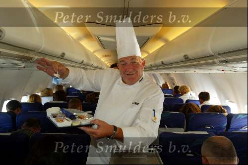 Marbella 13 juni 2003
Princess in marbella
Cas Spijkers in vliegtuig met eigen catering