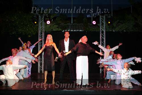 Marbella  14 juni 2003
Princess in marbella
Chantal Janzen Rene v Kooten en Loekie Knol