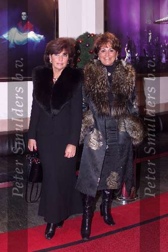 Scheveningen 18 december 2000
Kerstborrel Princess in het circustheater.
Christine Kronenburg met vriendin