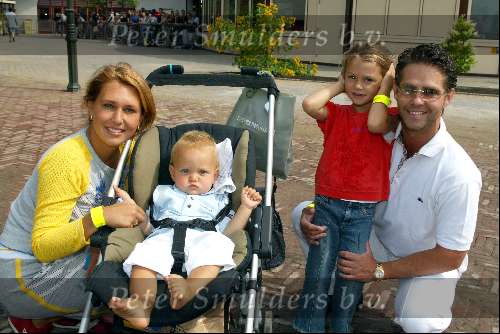 Kaatsheuvel 22 juni 2003
Opening nieuwe show in de efteling
Danny de Munck met gezin