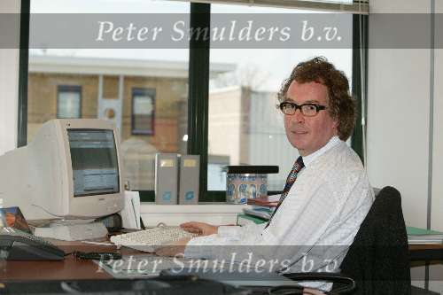 Dirk Bosman op kantoor
14 April 2003
