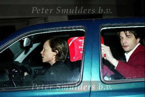 St Georges 28 februari 2003
Prinses Margarita met haar hond op weg naar het politieburo Edwin de Roy van Zuydewijn