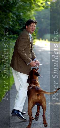 Amsterdam 25 juni 2003
Edwin de Roy v Zuydewijn met zijn hond.