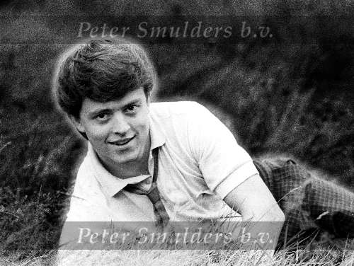 Netersel 22 Augustus 1985
Fons Spooren ( ex Commercieel direkteur bij PSV Betaald votbal ) gefotografeerd als zanger