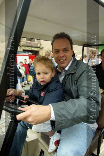 Kaatsheuvel, 5 juni 2003 De Efteling
Villa Pardoes
Frans Bauer met zoontje