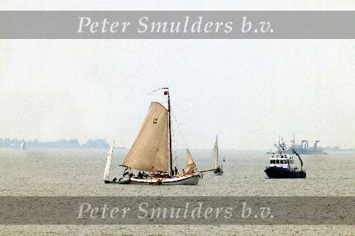 Muiden 22 juni 2003
De Groene Draeck op het Ijsselmeer met politieboot