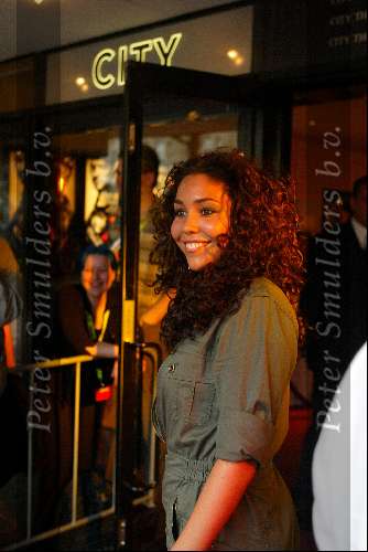 Amsterdam 18 juni 2003
premiere 2 fast 2 furious in city theater
Hind Idols