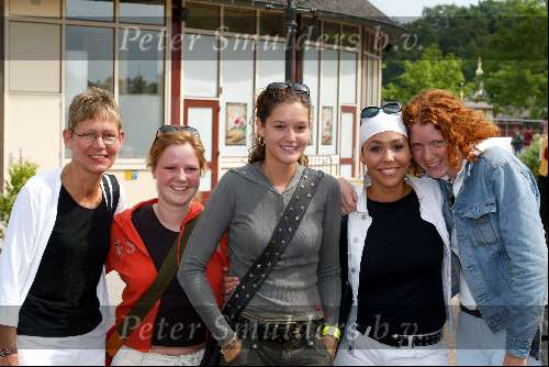 Kaatsheuvel 22 juni 2003
Opening nieuwe show in de efteling
Hind Idols