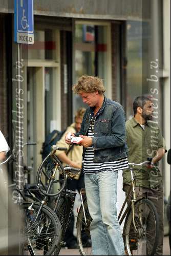 Amsterdam 3 juni 2003
jeroen pauw bij de apotheek