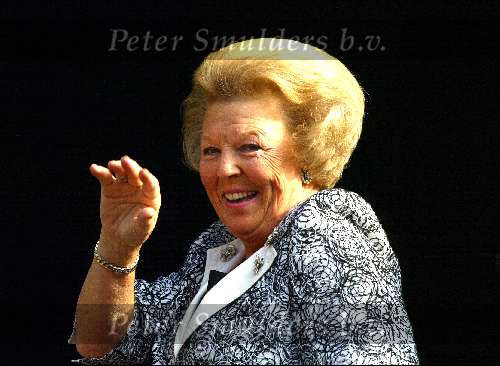 Amsterdam 3 oktober 2003
Koningin Beatrix bij paleis op de dam