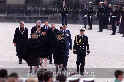 Amsterdam 4 mei 2001
Dodenherdenking op de dam met Koningin Beatrix en Prins Willem Alexander(in uniform)