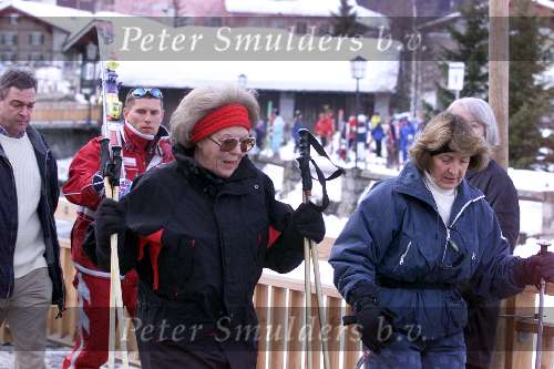 Lech 7 februari 2001
Koningin Beatrix  en Prinses Margriet op ski vakantie in Lech.