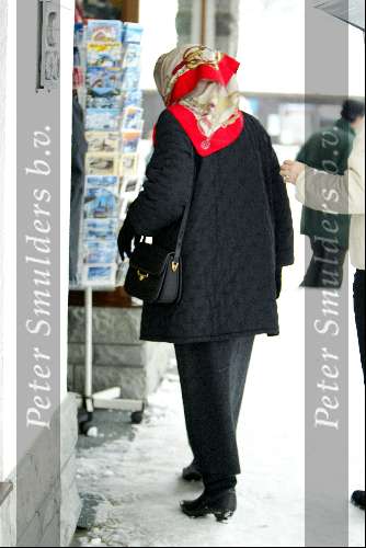 Lech, 8 februari 2001
Skivakantie Koninklijke familie
Koningin Beatrix aan het shoppen