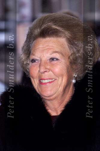 Amsterdam 13 augustus 2001
Koningin Betrix bij Concertgebouw