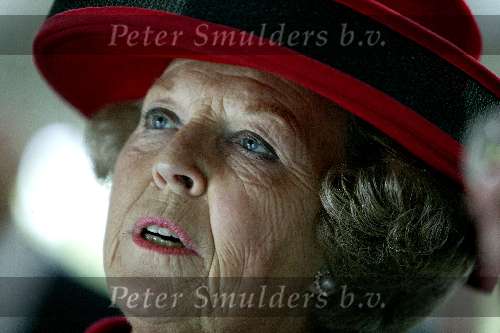 Amstelveen 14 mei 2003
Koningin Beatrix bij blindengeleidehond instituut