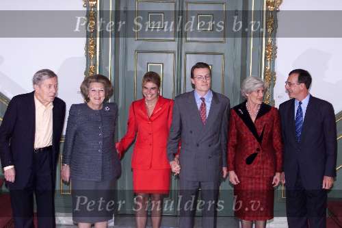 Den Haag 16 december 2000
Verloving van Prins Constantijn en Laurentien Brinkhorst.
Prins Claus, Koningin Beatrix, Laurent Jan Brinkhorst.