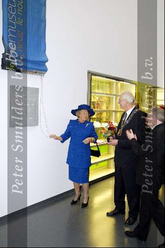 Eindhoven 17 januari 2003
Opening van Abbe Museum Eindhoven door Koningin Beatrix.
Burgemeester Welschen van Eindhoven